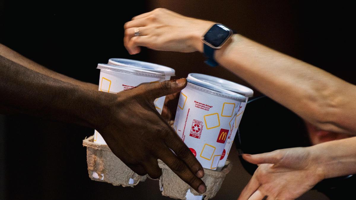 Inteligencia Artificial en Restaurantes: ¿Futuro de los Autoservicios?