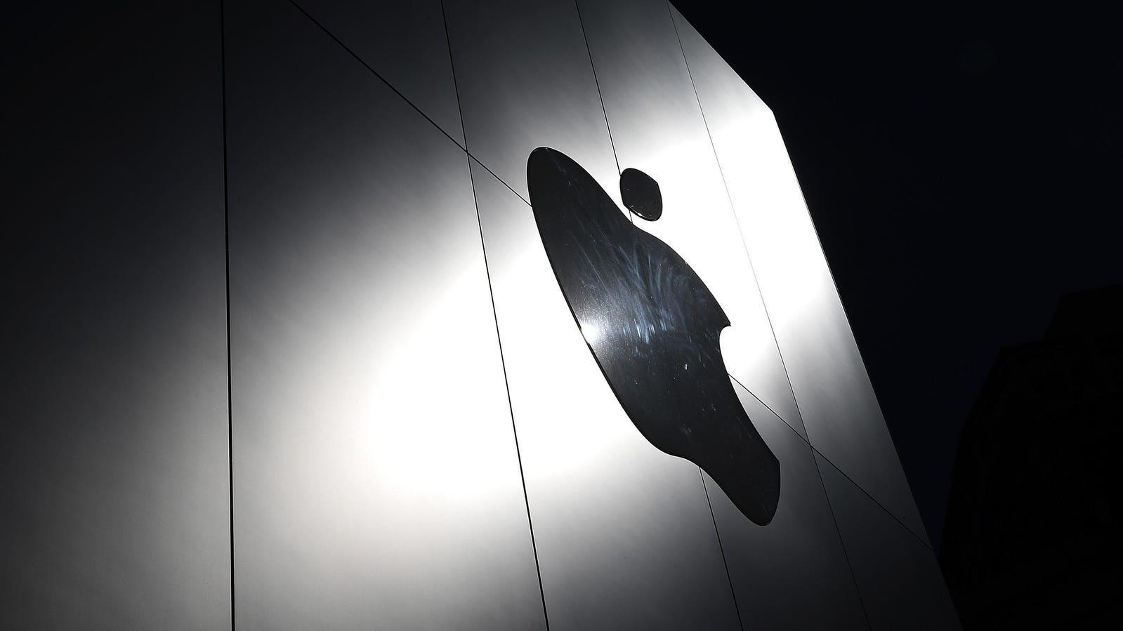 Nuevas funciones de IA en iPhones impulsan acciones de Apple